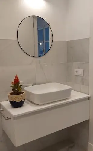 El 2 De Flamenco Bajoa * 加的斯